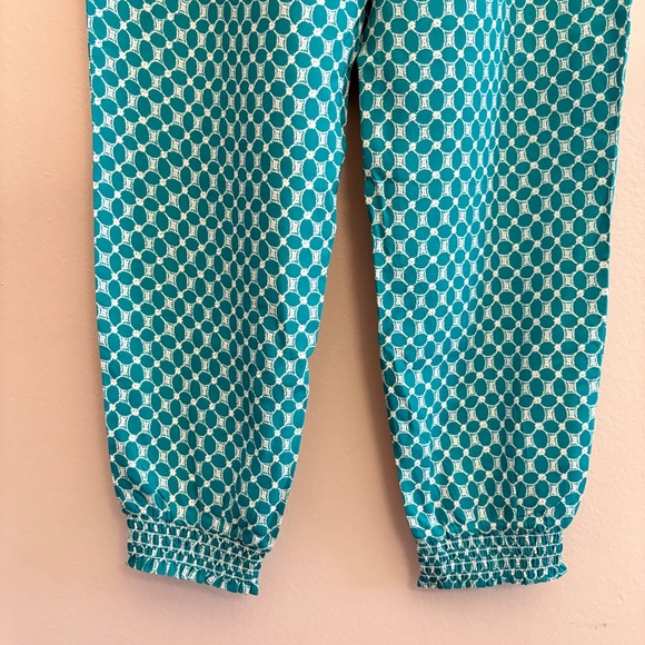 3/$10⚡️CREAM Lightweight Viscose Cropped Ankle Pant w Teal & Cream Pattern - Picture 13 of 16